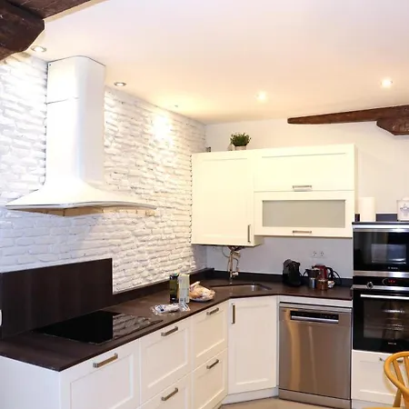 Premium En Pleno Casco Viejo De *